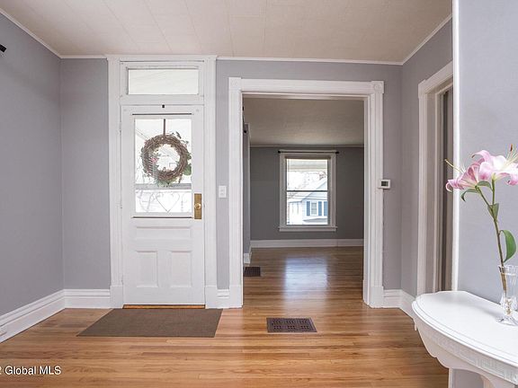 5th image of 34 Kinloch Ave