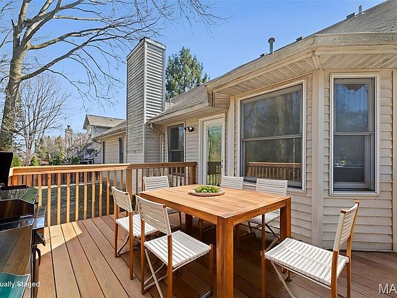 5th image of 211 Belden Dr