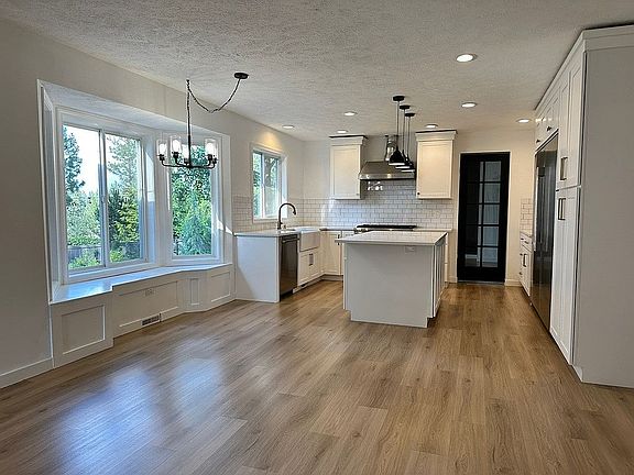 5th image of 3422 S Morrill Dr