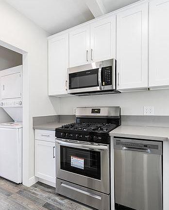 3rd image of 601 E Birch St #1X1-1895.0