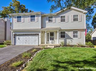 4116 Newport Dr, Island Lake, IL 60042