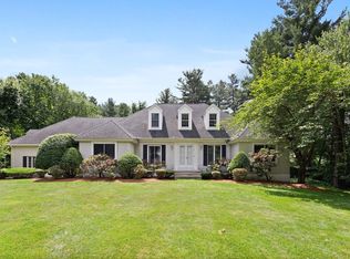 2 Country Club Dr, Lynnfield, MA 01940