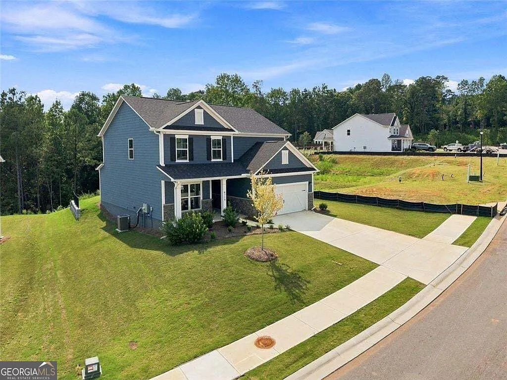 3 bed, 2.5 bath, 2444 sqft, $2,500 — Photo 2