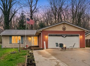 6907 E South Barbee Dr, Pierceton, IN
