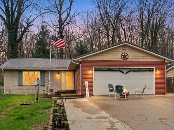 6907 E South Barbee Dr, Pierceton, IN 46562