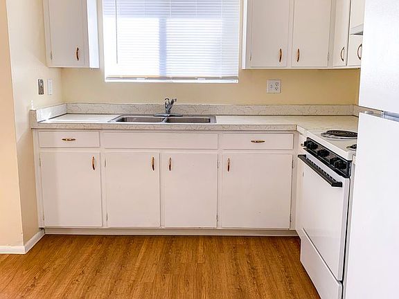 4th image of 536 Madeira Dr SE #A