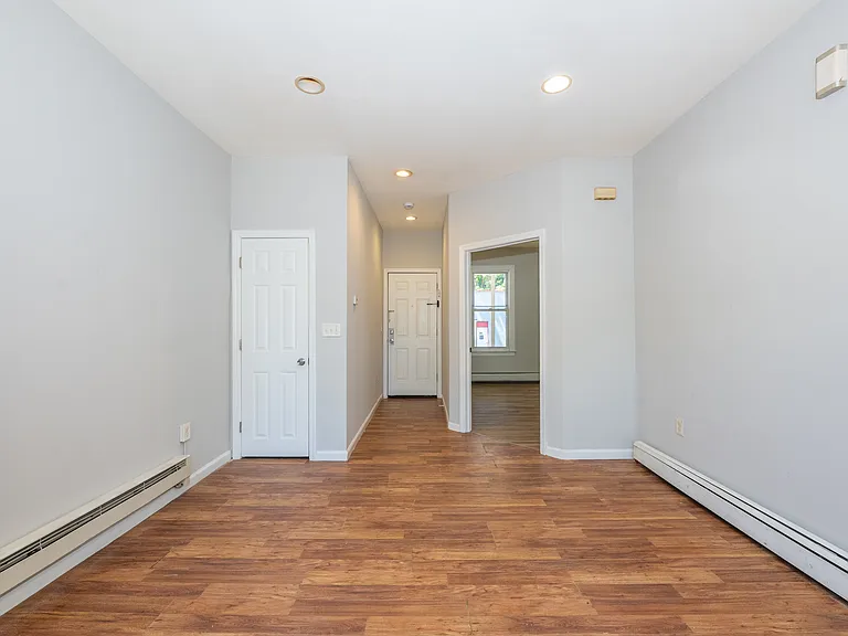 162 E Main St #1 — Photo 2