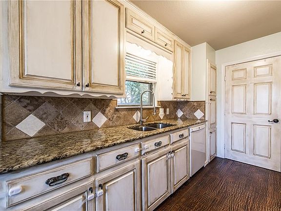 4th image of 6517 Basswood Dr