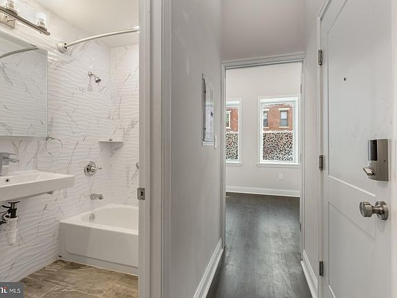 5th image of 624 N 35th St #1