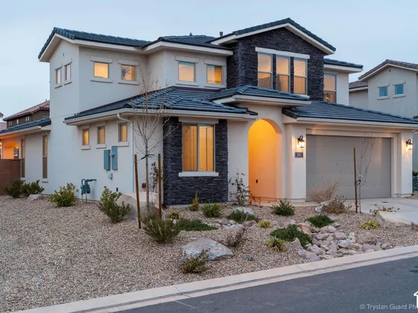 285 N Puerta Dr, Washington, UT 84780