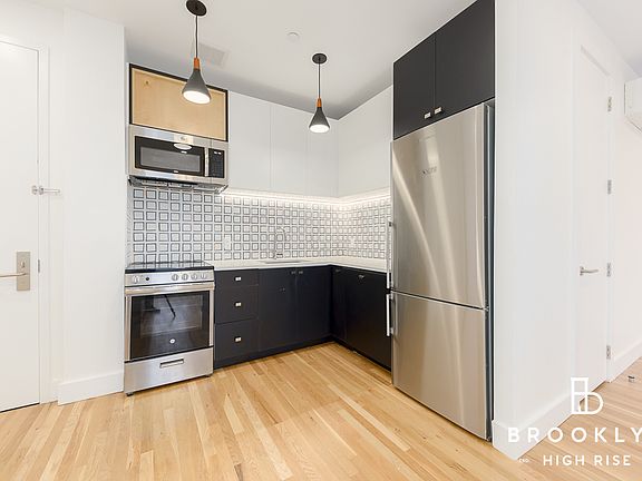 4th image of 885 Lexington Ave #3C