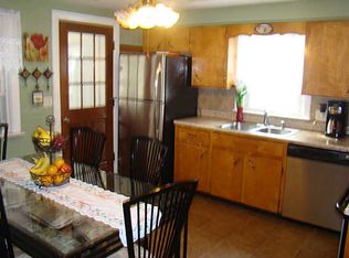 71 Petteys Ave, Providence, RI 02909