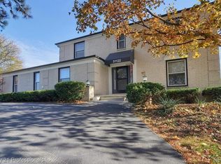 31122 Perrys Xing, Farmington Hills, MI 48331