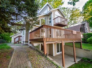 1274 Holiday Dr, Sandwich, IL 60548
