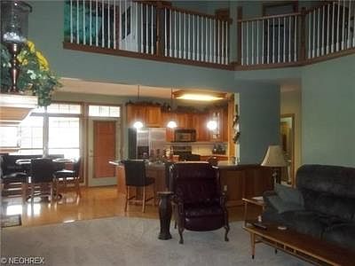 5th image of 2940 Oakcrest Dr