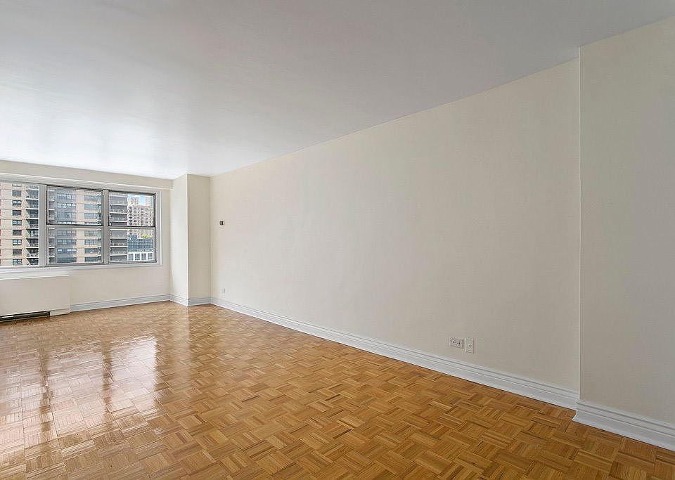 1st image of 155 W 68th St APT 1607