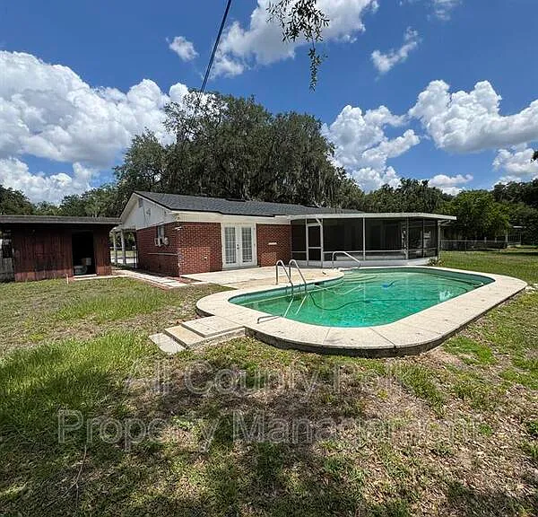 2255 E Helen Cir — Photo 32