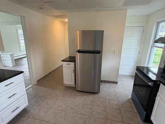 5th image of 207 Midway Ave
