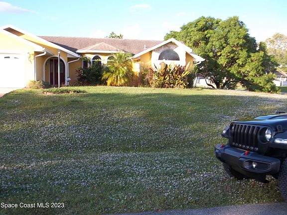 2nd image of 141 Hammock Rd SE
