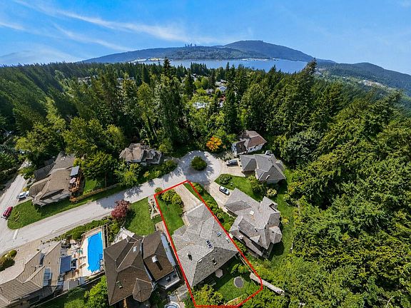 4th image of 3 Chevalier Ct