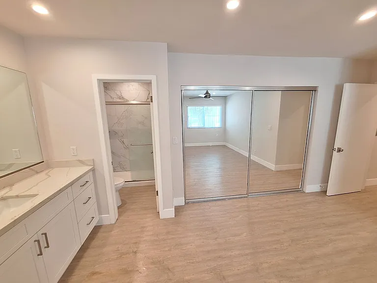 336 S Norton Ave #102 — Photo 12