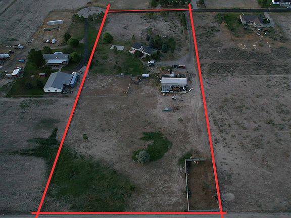 3rd image of 395 W Walk St