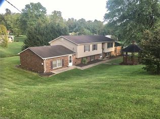 600 Bender Rd, Marietta, OH 45750