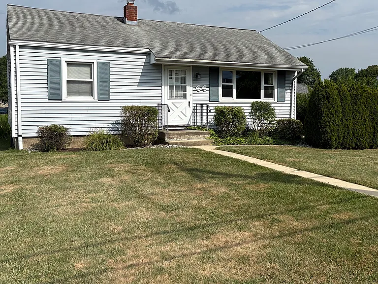 44 N Chestnut St — Photo 1