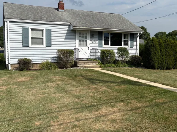 44 N Chestnut St, Macungie, PA 18062