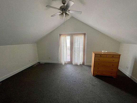 4th image of 654 22nd St N