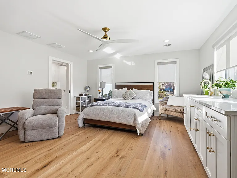 8 Jackson Ct — Photo 32