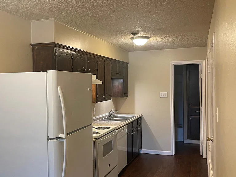 202 Pecan St #7 — Photo 10