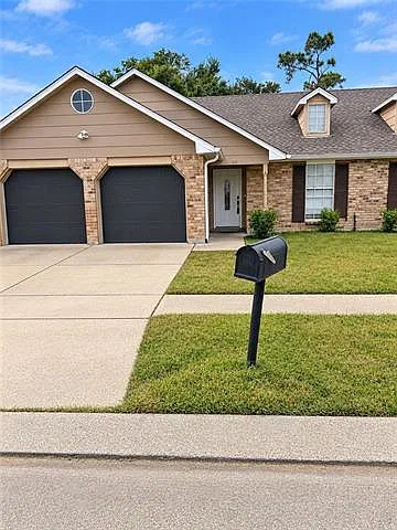 2031 Golfview Dr