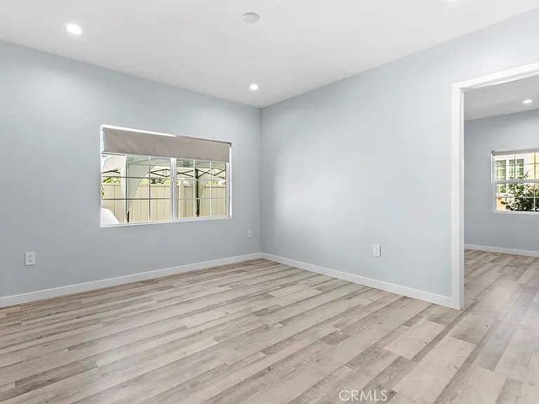 545 Ivy — Photo 17