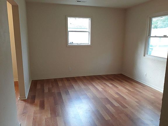 5th image of 1427 Caldwell St
