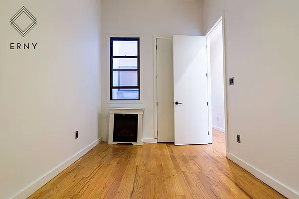 Rented by ERNY LLC | media 50