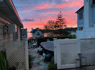 (Undisclosed Address), Huntington, NY 11743