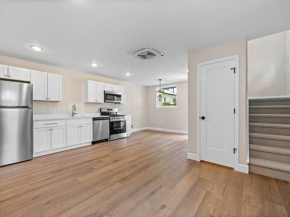 3rd image of 3717 1/2 Decatur St