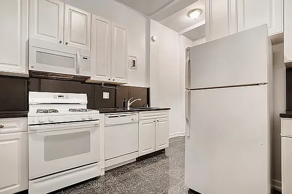 Rented by Bond New York | media 4