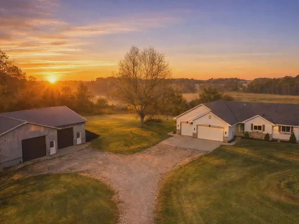 29776 Hayes Ave, Northfield, MN 55057