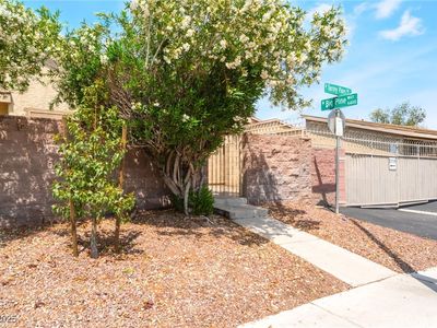 2261 Tall Pine Dr, Las Vegas, NV, 89108