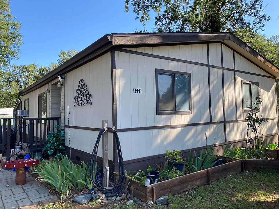 2nd image of 1223 College View Dr