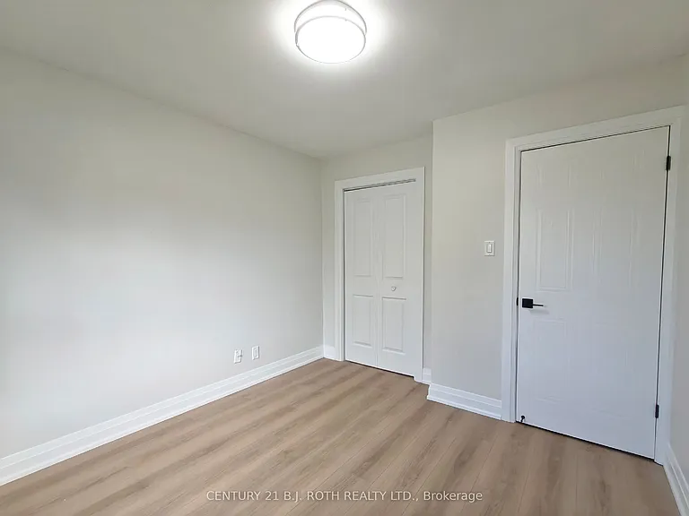 698 Burton Dr — Photo 11