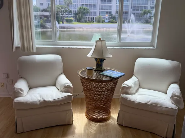 2616 N Gardens Drive #105, Lake Worth, FL 33461