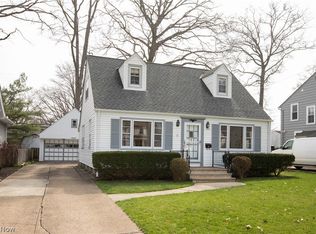 521 Oakmoor Rd, Bay Village, OH 44140