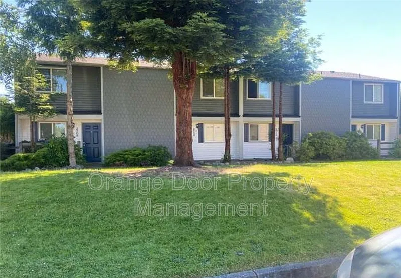 2 bed, 1.0 bath, 900 sqft, $1,700 — Photo 1