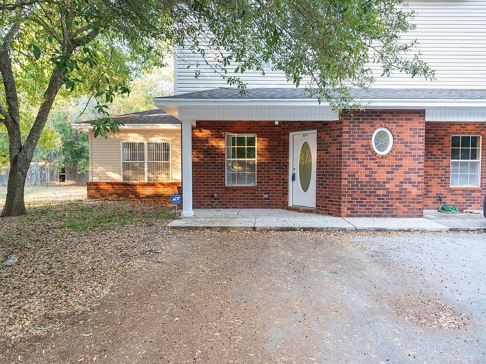 1st image of 827 Fairview Dr Unit 3