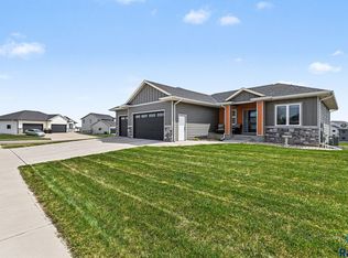 1900 S Firefly Dr, Sioux Falls, SD 57110