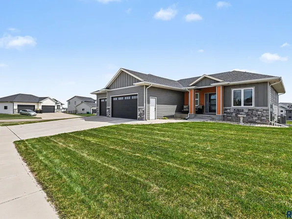 1900 S Firefly Dr, Sioux Falls, SD 57110