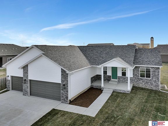 2nd image of 7611 Maxine Dr